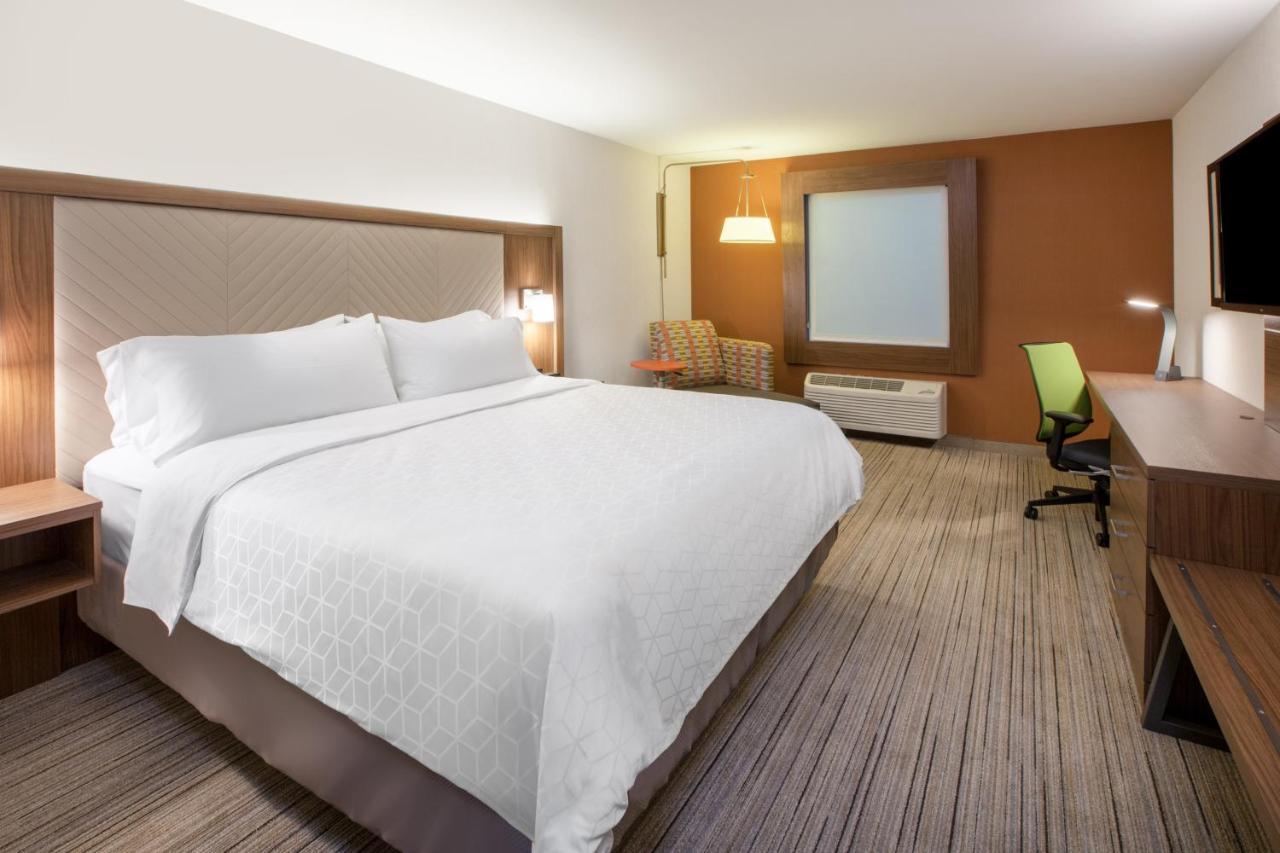 Holiday Inn Express & Suites - Dallas Market Center By Ihg エクステリア 写真